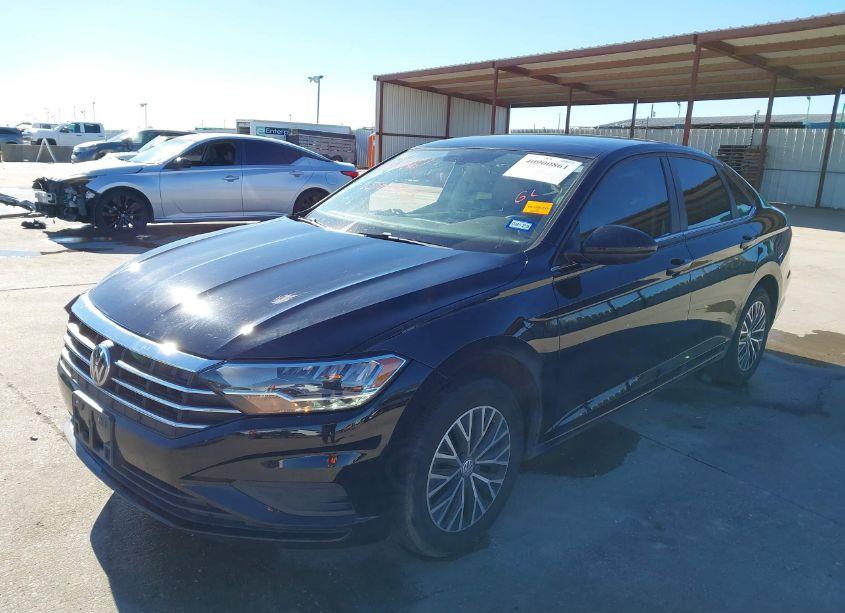 Photo 2 of 2020 Volkswagen Jetta 1.4T R-LINE/1.4T S/1.4T SE (VIN 3VWCB7BU3LM063222)