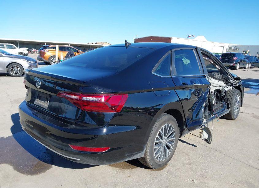 Photo 4 of 2020 Volkswagen Jetta 1.4T R-LINE/1.4T S/1.4T SE (VIN 3VWCB7BU3LM063222)