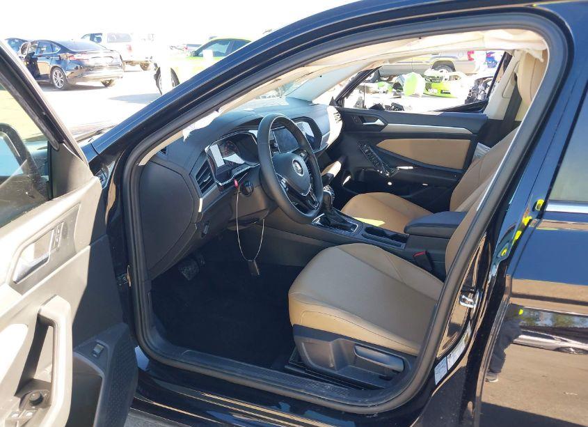 Photo 5 of 2020 Volkswagen Jetta 1.4T R-LINE/1.4T S/1.4T SE (VIN 3VWCB7BU3LM063222)