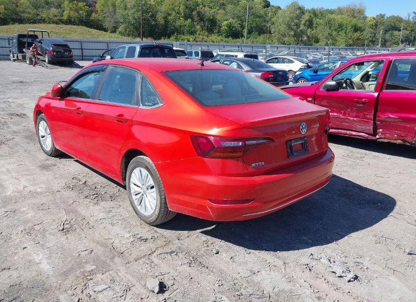 Photo 3 of 2019 Volkswagen Jetta 1.4T R-LINE/1.4T S/1.4T SE (VIN 3VWCB7BU4KM157351)