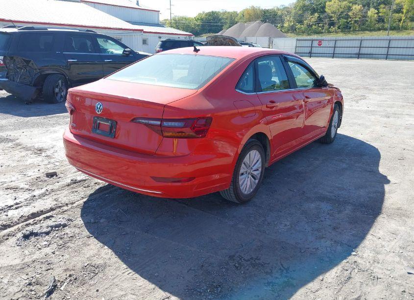 Photo 4 of 2019 Volkswagen Jetta 1.4T R-LINE/1.4T S/1.4T SE (VIN 3VWCB7BU4KM157351)