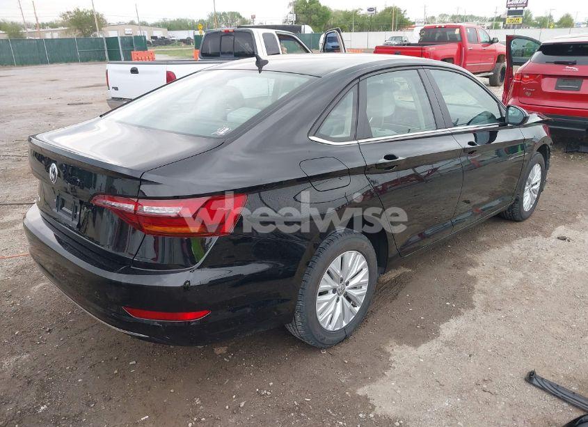 Photo 4 of 2019 Volkswagen Jetta 1.4T R-LINE/1.4T S/1.4T SE (VIN 3VWCB7BU4KM214776)