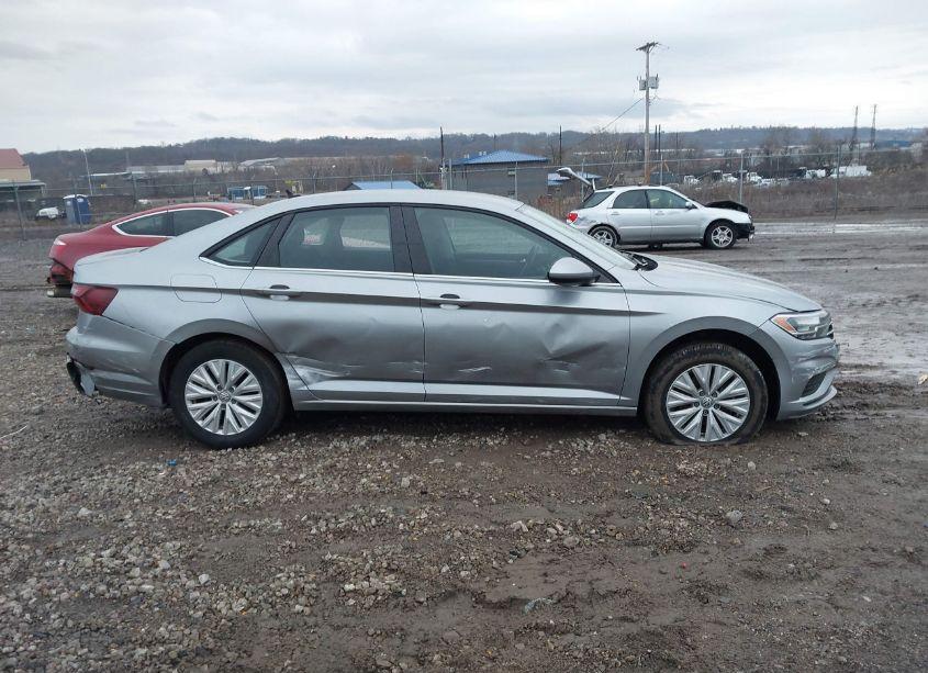 Photo 13 of 2020 Volkswagen Jetta 1.4T R-LINE/1.4T S/1.4T SE (VIN 3VWCB7BU4LM023358)