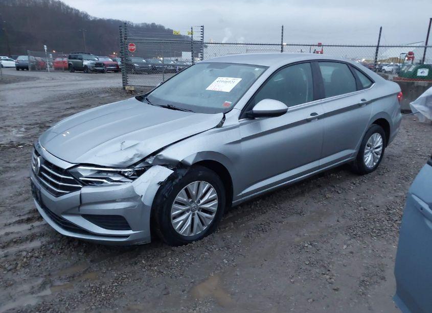 Photo 2 of 2020 Volkswagen Jetta 1.4T R-LINE/1.4T S/1.4T SE (VIN 3VWCB7BU4LM023358)