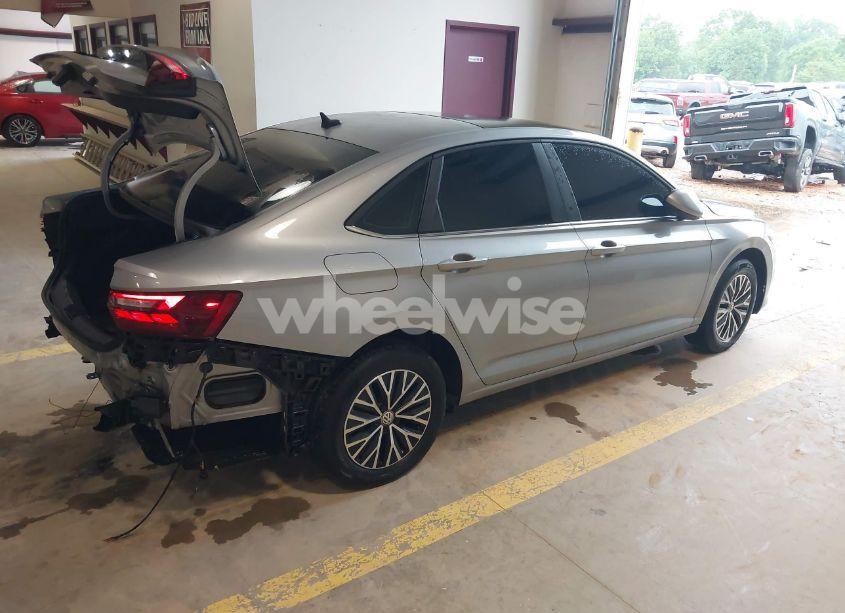 Photo 4 of 2020 Volkswagen Jetta 1.4T R-LINE/1.4T S/1.4T SE (VIN 3VWCB7BU4LM024364)