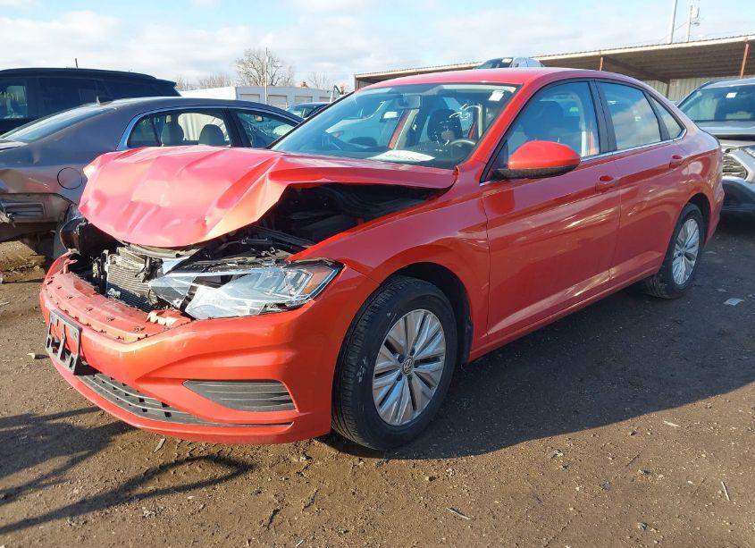 Photo 2 of 2019 Volkswagen Jetta 1.4T R-LINE/1.4T S/1.4T SE (VIN 3VWCB7BU5KM184185)