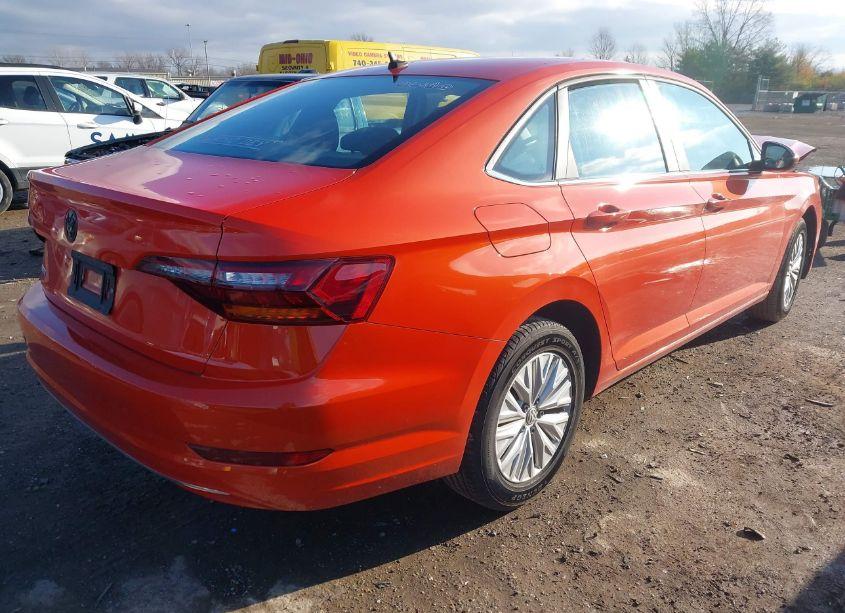 Photo 4 of 2019 Volkswagen Jetta 1.4T R-LINE/1.4T S/1.4T SE (VIN 3VWCB7BU5KM184185)