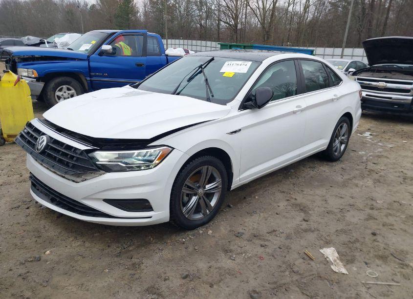 Photo 2 of 2019 Volkswagen Jetta 1.4T R-LINE/1.4T S/1.4T SE (VIN 3VWCB7BU5KM225186)