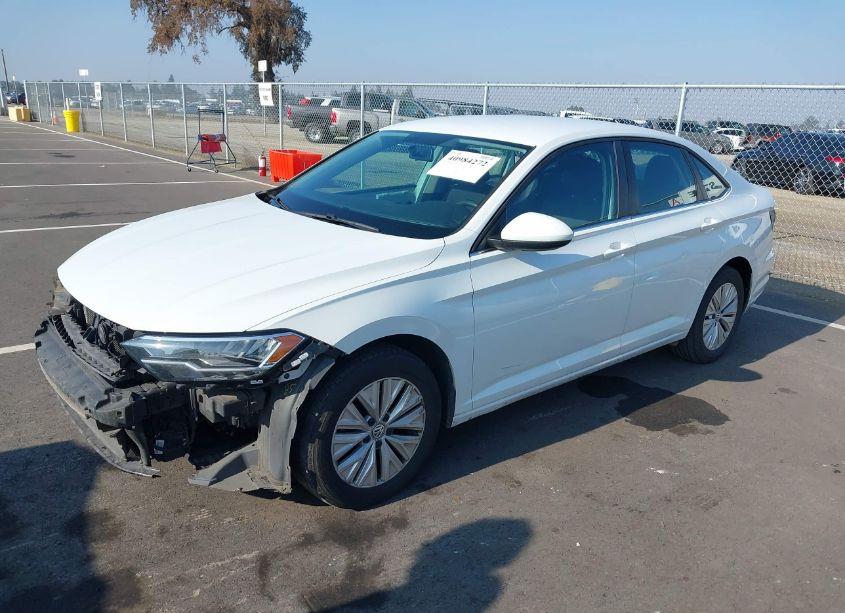 Photo 2 of 2020 Volkswagen Jetta 1.4T R-LINE/1.4T S/1.4T SE (VIN 3VWCB7BU5LM061617)