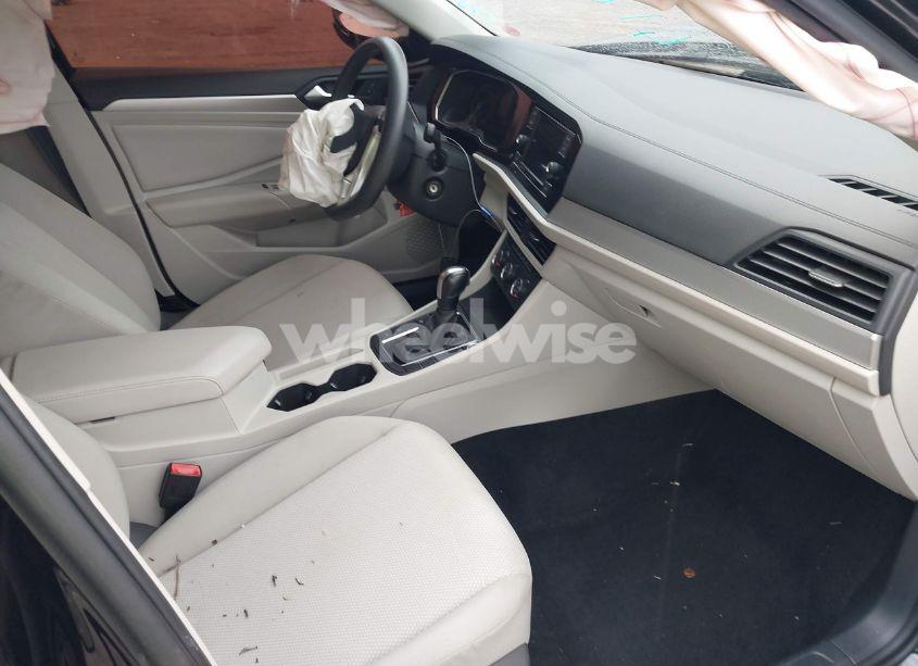 Photo 5 of 2019 Volkswagen Jetta 1.4T R-LINE/1.4T S/1.4T SE (VIN 3VWCB7BU6KM154435)