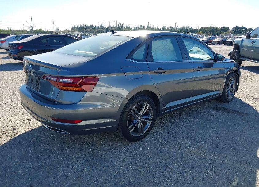 Photo 4 of 2019 Volkswagen Jetta 1.4T R-LINE/1.4T S/1.4T SE (VIN 3VWCB7BU6KM161806)