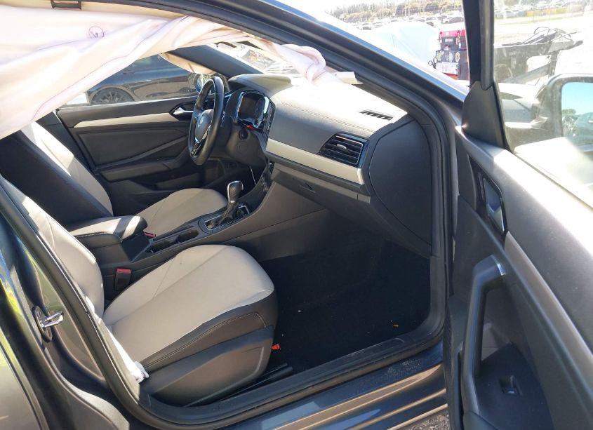 Photo 5 of 2019 Volkswagen Jetta 1.4T R-LINE/1.4T S/1.4T SE (VIN 3VWCB7BU6KM161806)