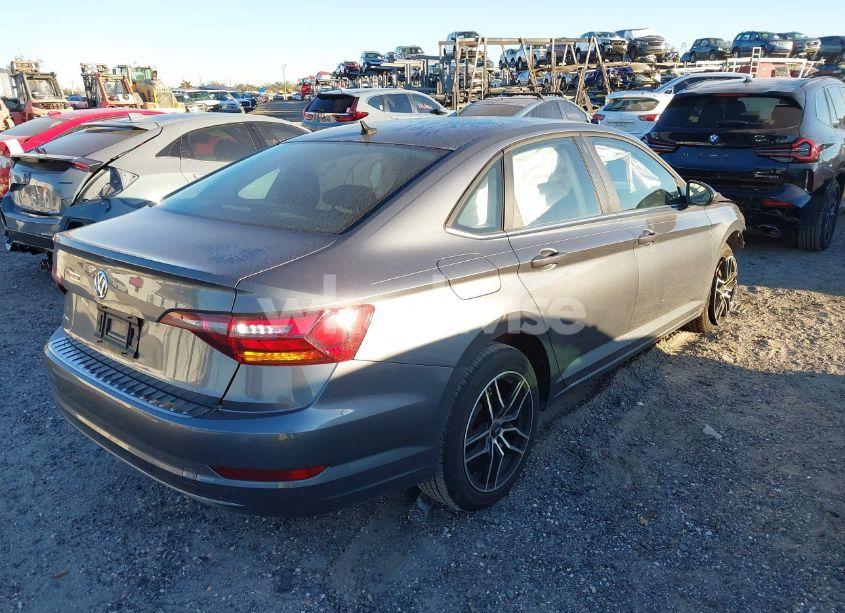 Photo 4 of 2019 Volkswagen Jetta 1.4T R-LINE/1.4T S/1.4T SE (VIN 3VWCB7BU6KM271030)