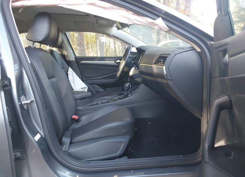 Photo 5 of 2020 Volkswagen Jetta 1.4T R-LINE/1.4T S/1.4T SE (VIN 3VWCB7BU6LM006884)