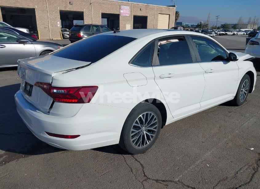 Photo 4 of 2020 Volkswagen Jetta 1.4T R-LINE/1.4T S/1.4T SE (VIN 3VWCB7BU6LM007548)