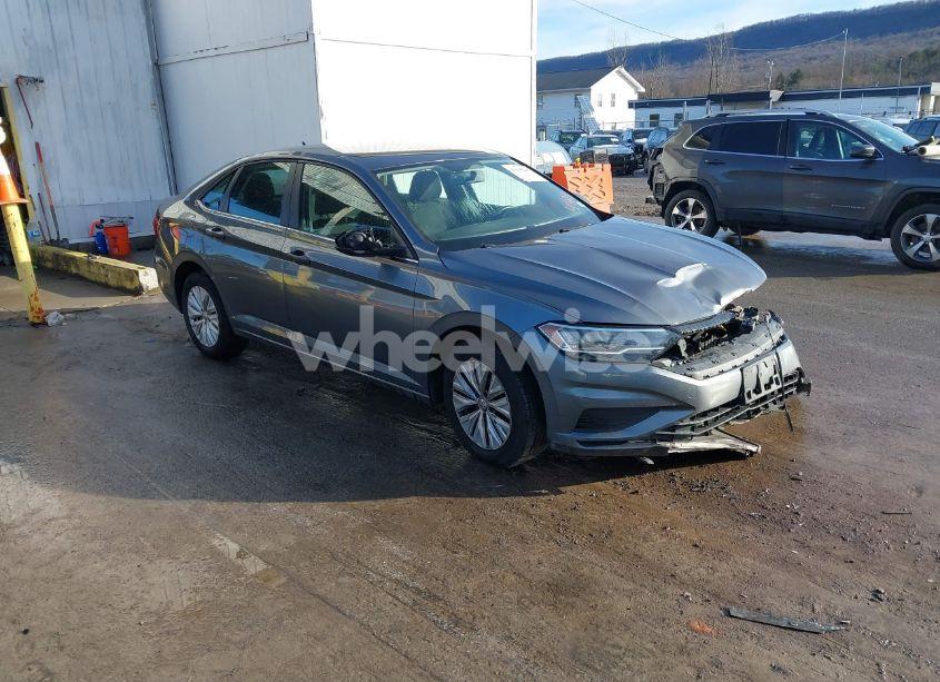 2019 Volkswagen Jetta 1.4T R-LINE/1.4T S/1.4T SE (VIN 3VWCB7BU7KM144903) main photo