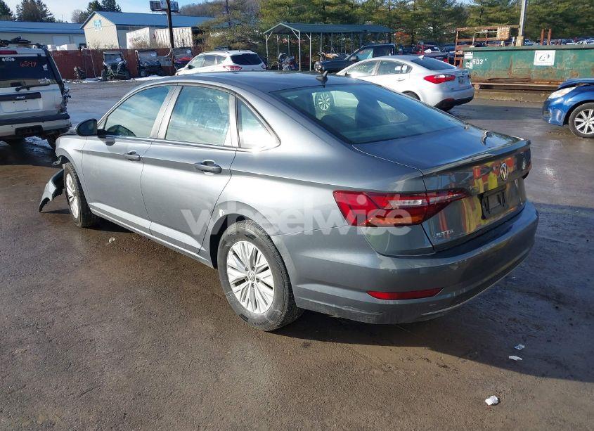 Photo 3 of 2019 Volkswagen Jetta 1.4T R-LINE/1.4T S/1.4T SE (VIN 3VWCB7BU7KM144903)