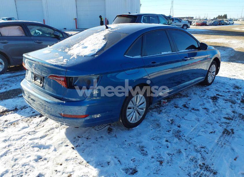 Photo 4 of 2019 Volkswagen Jetta 1.4T R-LINE/1.4T S/1.4T SE (VIN 3VWCB7BU7KM177948)