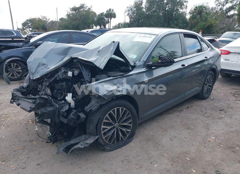 Photo 2 of 2019 Volkswagen Jetta 1.4T R-LINE/1.4T S/1.4T SE (VIN 3VWCB7BU7KM206056)