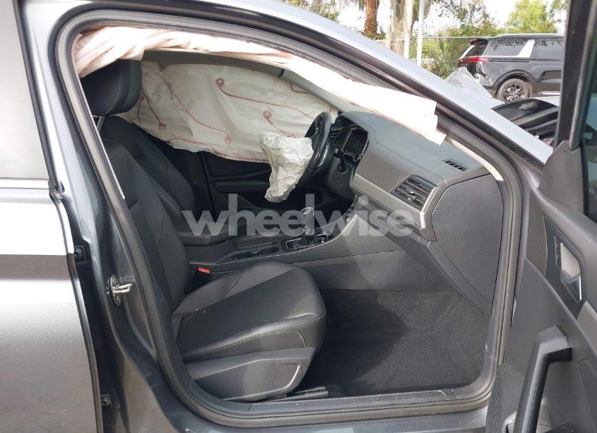 Photo 5 of 2019 Volkswagen Jetta 1.4T R-LINE/1.4T S/1.4T SE (VIN 3VWCB7BU7KM206056)