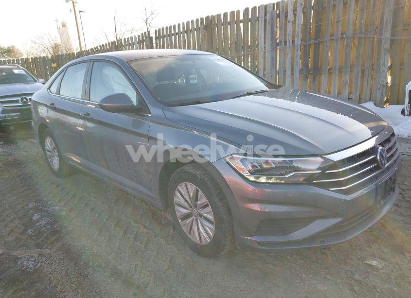 2019 Volkswagen Jetta 1.4T R-LINE/1.4T S/1.4T SE (VIN 3VWCB7BU7KM220510) main photo