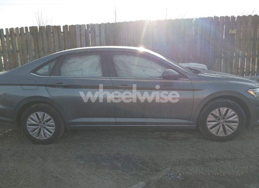 Photo 13 of 2019 Volkswagen Jetta 1.4T R-LINE/1.4T S/1.4T SE (VIN 3VWCB7BU7KM220510)