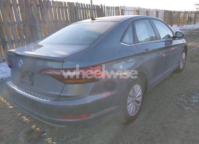 Photo 4 of 2019 Volkswagen Jetta 1.4T R-LINE/1.4T S/1.4T SE (VIN 3VWCB7BU7KM220510)