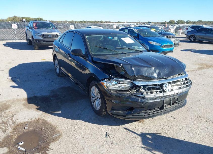 2019 Volkswagen Jetta 1.4T R-LINE/1.4T S/1.4T SE (VIN 3VWCB7BU7KM223942) main photo