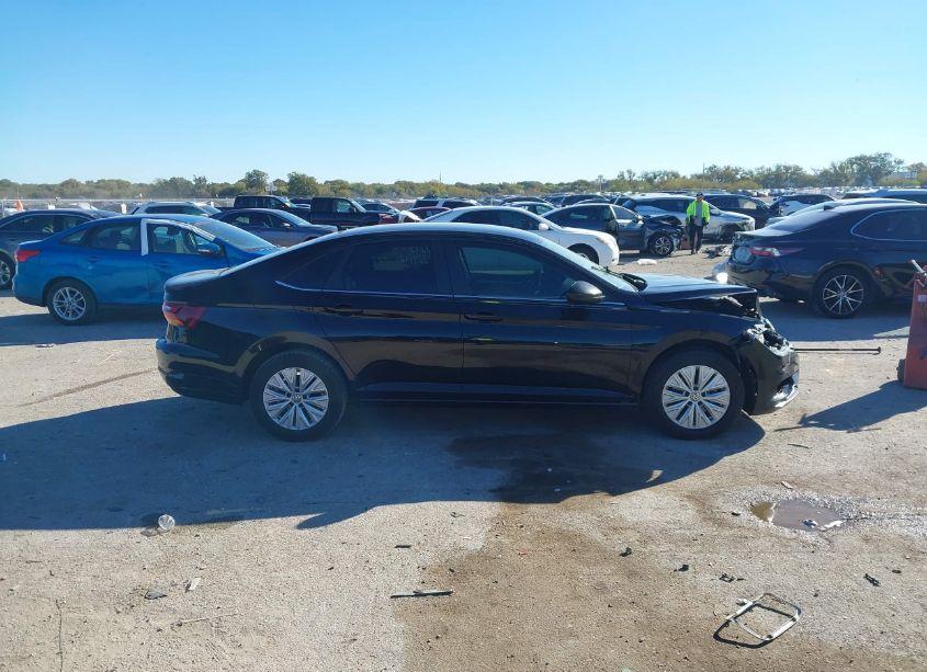 Photo 13 of 2019 Volkswagen Jetta 1.4T R-LINE/1.4T S/1.4T SE (VIN 3VWCB7BU7KM223942)