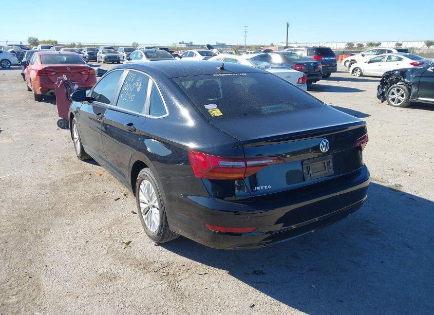 Photo 3 of 2019 Volkswagen Jetta 1.4T R-LINE/1.4T S/1.4T SE (VIN 3VWCB7BU7KM223942)