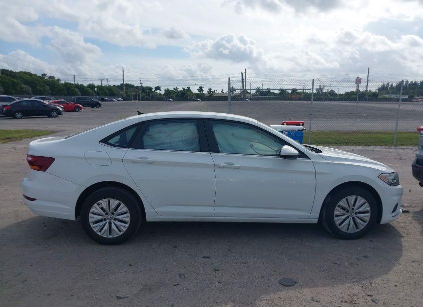 Photo 13 of 2019 Volkswagen Jetta 1.4T R-LINE/1.4T S/1.4T SE (VIN 3VWCB7BU7KM266595)