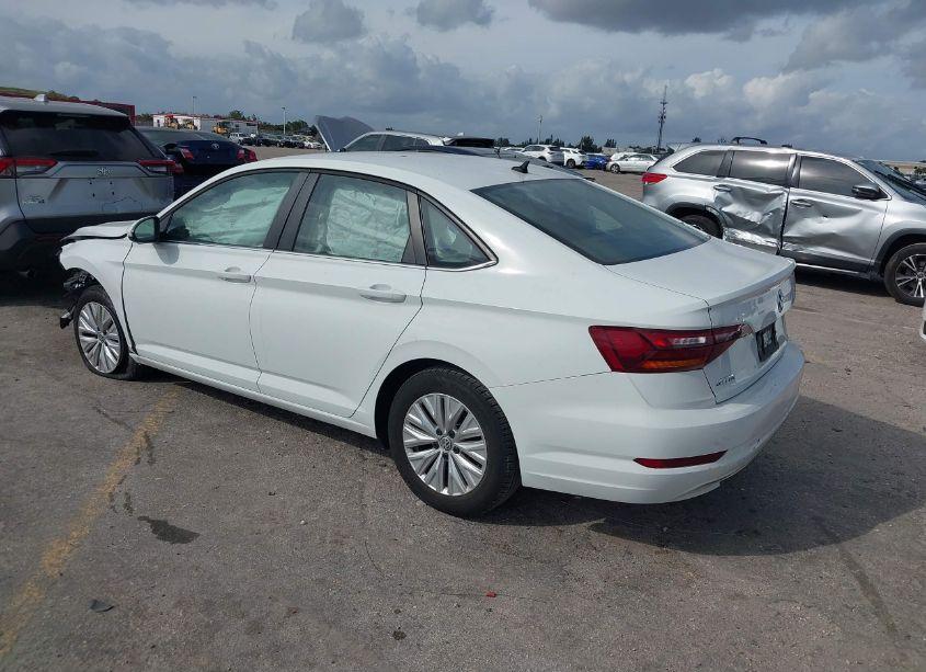 Photo 3 of 2019 Volkswagen Jetta 1.4T R-LINE/1.4T S/1.4T SE (VIN 3VWCB7BU7KM266595)