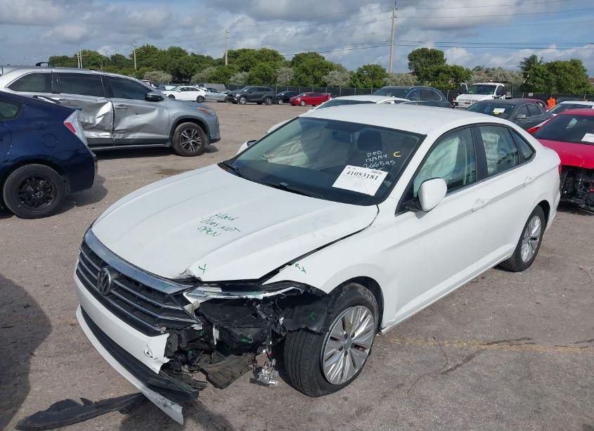 Photo 6 of 2019 Volkswagen Jetta 1.4T R-LINE/1.4T S/1.4T SE (VIN 3VWCB7BU7KM266595)