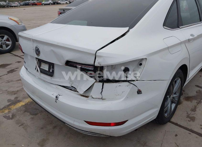 Photo 6 of 2020 Volkswagen Jetta 1.4T R-LINE/1.4T S/1.4T SE (VIN 3VWCB7BU7LM017540)