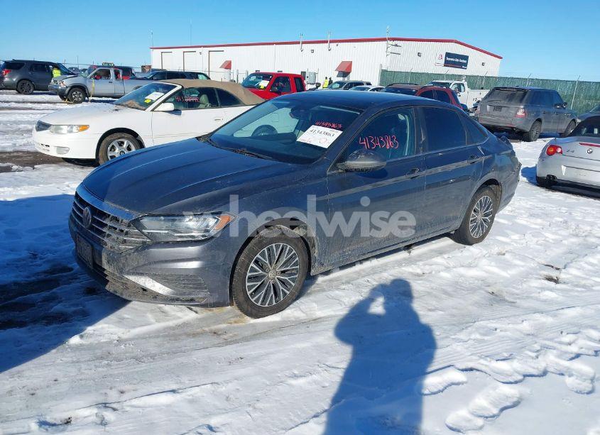 Photo 2 of 2020 Volkswagen Jetta 1.4T R-LINE/1.4T S/1.4T SE (VIN 3VWCB7BU7LM020888)