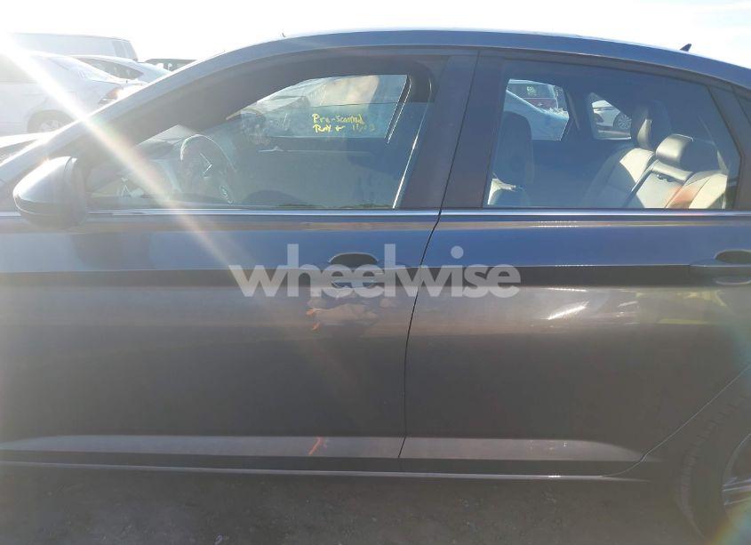 Photo 14 of 2020 Volkswagen Jetta 1.4T R-LINE/1.4T S/1.4T SE (VIN 3VWCB7BU7LM039005)