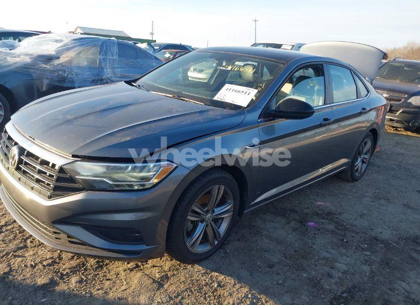 Photo 2 of 2020 Volkswagen Jetta 1.4T R-LINE/1.4T S/1.4T SE (VIN 3VWCB7BU7LM039005)