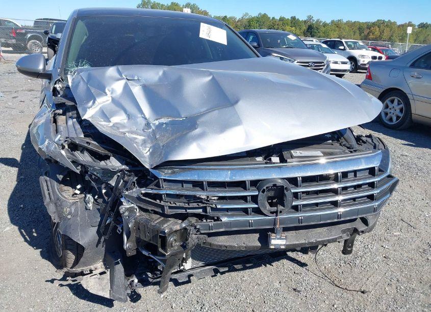 Photo 6 of 2020 Volkswagen Jetta 1.4T R-LINE/1.4T S/1.4T SE (VIN 3VWCB7BU7LM052174)