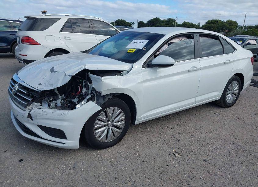 Photo 2 of 2020 Volkswagen Jetta 1.4T R-LINE/1.4T S/1.4T SE (VIN 3VWCB7BU7LM076037)