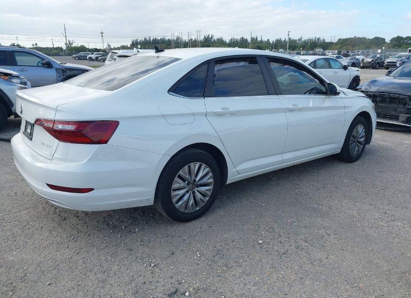 Photo 4 of 2020 Volkswagen Jetta 1.4T R-LINE/1.4T S/1.4T SE (VIN 3VWCB7BU7LM076037)