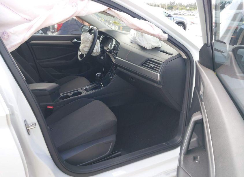 Photo 5 of 2020 Volkswagen Jetta 1.4T R-LINE/1.4T S/1.4T SE (VIN 3VWCB7BU7LM076037)