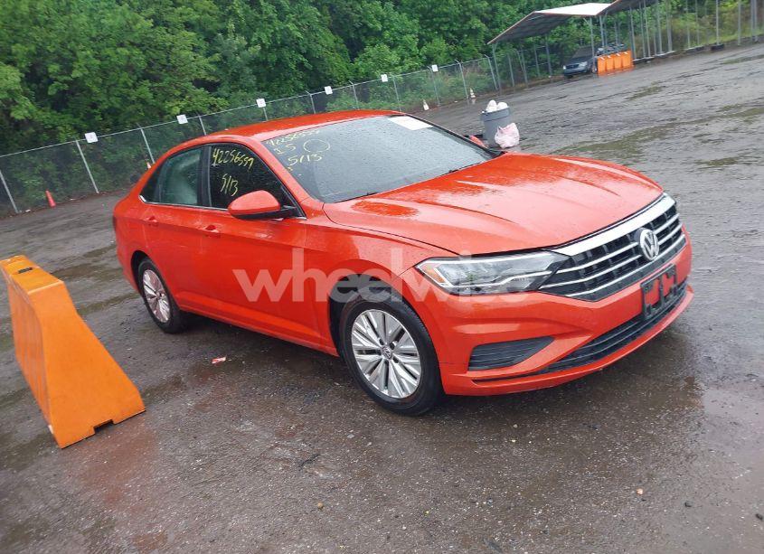 2019 Volkswagen Jetta 1.4T R-LINE/1.4T S/1.4T SE (VIN 3VWCB7BU8KM232522) main photo