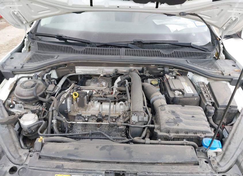 Photo 10 of 2019 Volkswagen Jetta 1.4T R-LINE/1.4T S/1.4T SE (VIN 3VWCB7BU8KM240281)