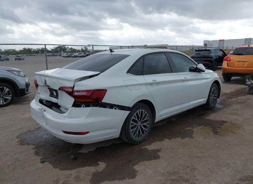 Photo 4 of 2019 Volkswagen Jetta 1.4T R-LINE/1.4T S/1.4T SE (VIN 3VWCB7BU8KM240281)