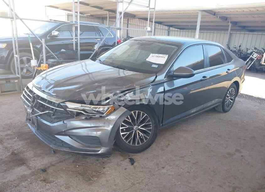 Photo 2 of 2019 Volkswagen Jetta 1.4T R-LINE/1.4T S/1.4T SE (VIN 3VWCB7BU8KM247750)