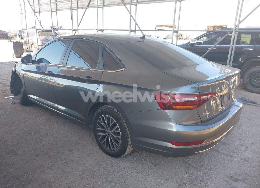 Photo 3 of 2019 Volkswagen Jetta 1.4T R-LINE/1.4T S/1.4T SE (VIN 3VWCB7BU8KM247750)