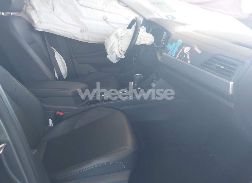 Photo 5 of 2019 Volkswagen Jetta 1.4T R-LINE/1.4T S/1.4T SE (VIN 3VWCB7BU8KM247750)