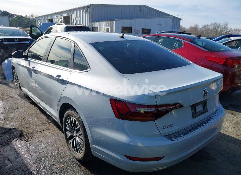 Photo 3 of 2019 Volkswagen Jetta 1.4T R-LINE/1.4T S/1.4T SE (VIN 3VWCB7BU9KM141694)