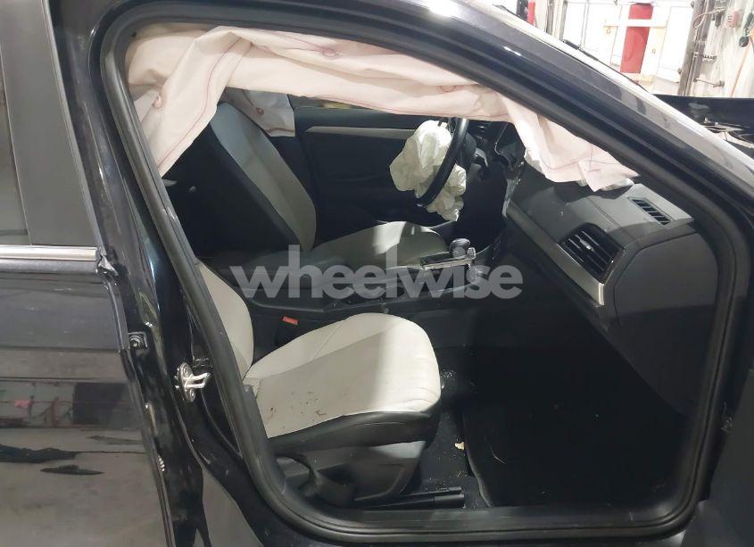 Photo 5 of 2020 Volkswagen Jetta 1.4T R-LINE/1.4T S/1.4T SE (VIN 3VWCB7BU9LM030435)