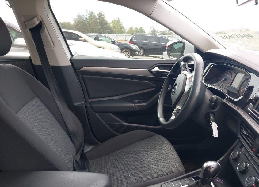 Photo 5 of 2020 Volkswagen Jetta 1.4T R-LINE/1.4T S/1.4T SE (VIN 3VWCB7BU9LM038602)